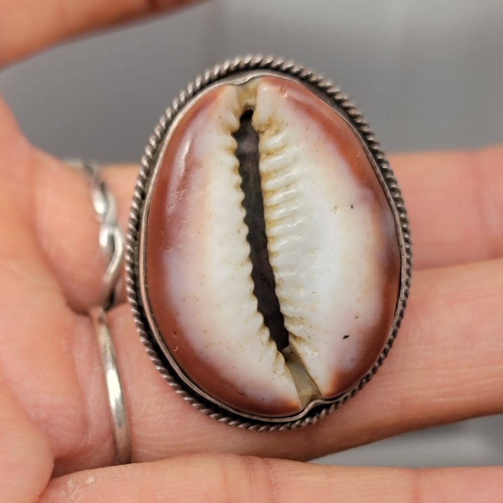 Handcrafted silversmith stunning genuine shell 925 sterling silver stampwork